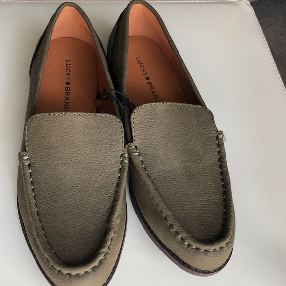 Lucky Brand Women’s Olive Green Slip On Loafers size 5.5 New - Picture 2 of 7